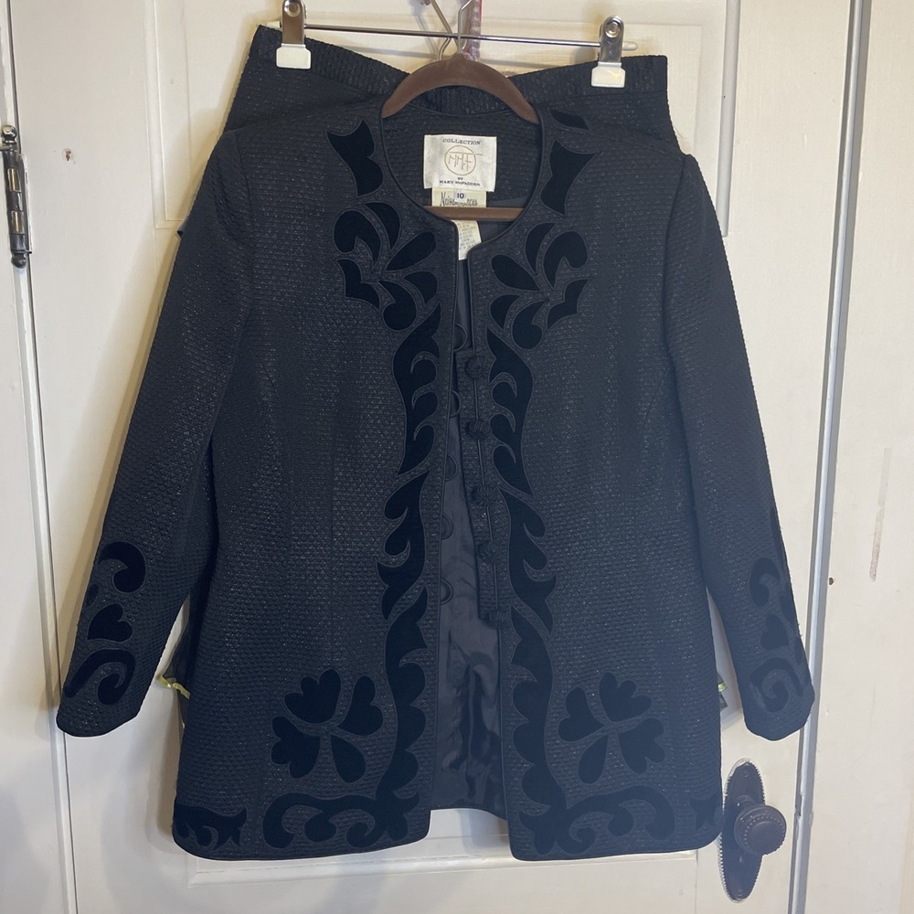 Mary McFadden Neiman Marcus 10 2 Pc Jacket Skirt Black Velvet Applique Suit Set